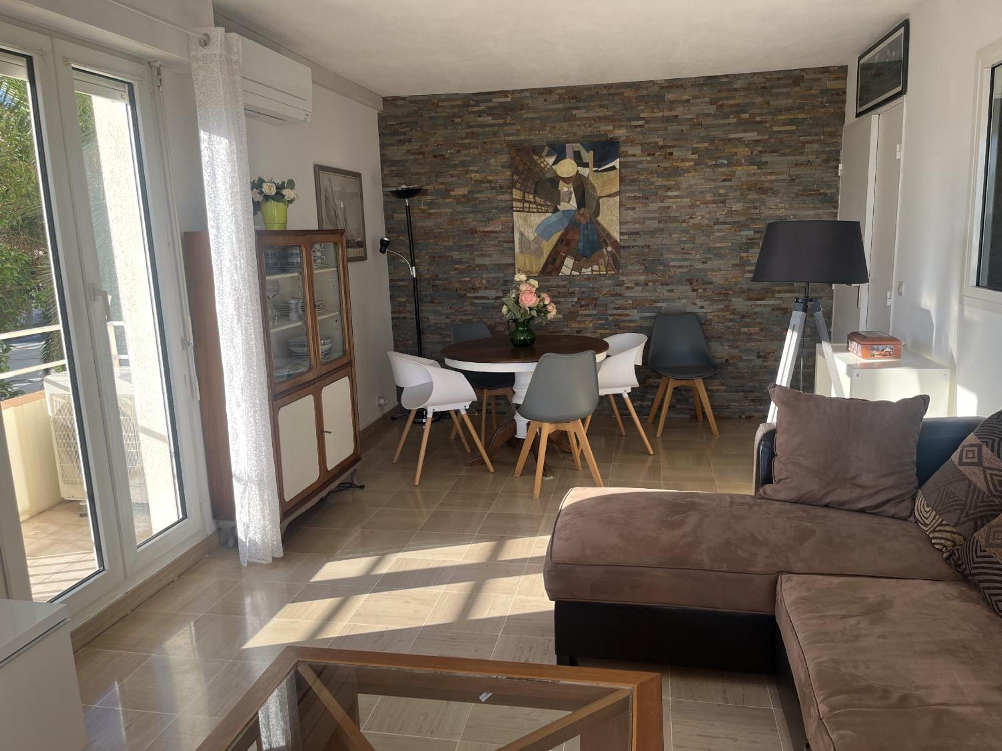 Cap Hermes 3 Pieces Climatise 6 Personnes Appartement *